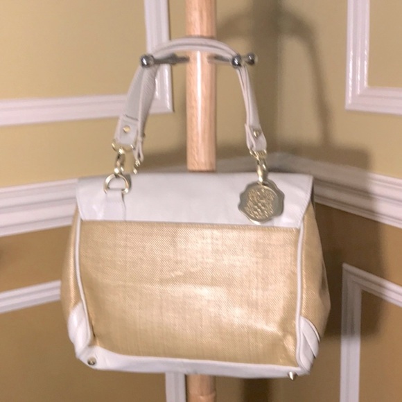 Bold Gold Medallion Vince Camuto cream pebble leather/rattan.Perfect for summer. - Picture 4 of 8
